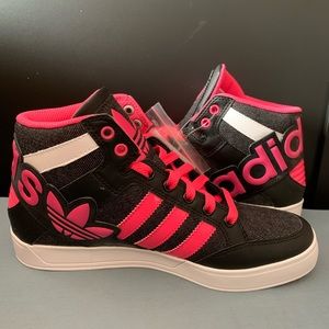Adidas Hard Court Hi Big Logo K (Youth Size 5)